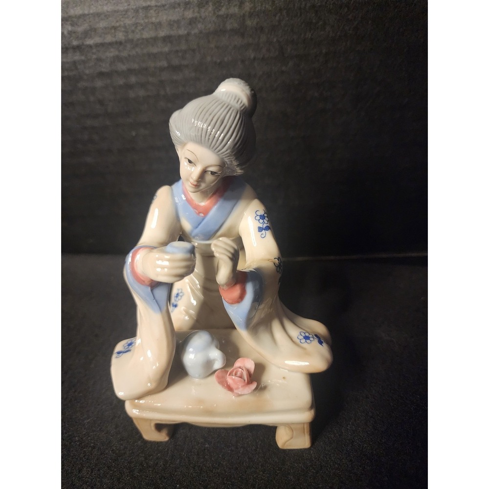 Vintage Porcelain Japanese Geisha Tea Ceremony Figurine Hand Painted 5.5 Inch